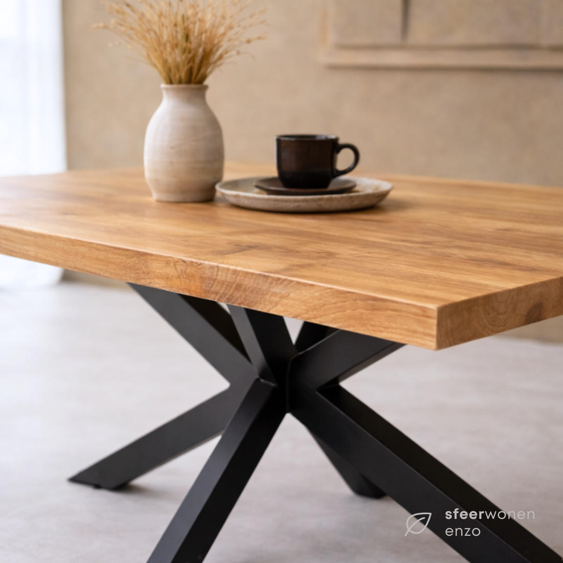 Welke maat eettafel heb je nodig voor vier personen?