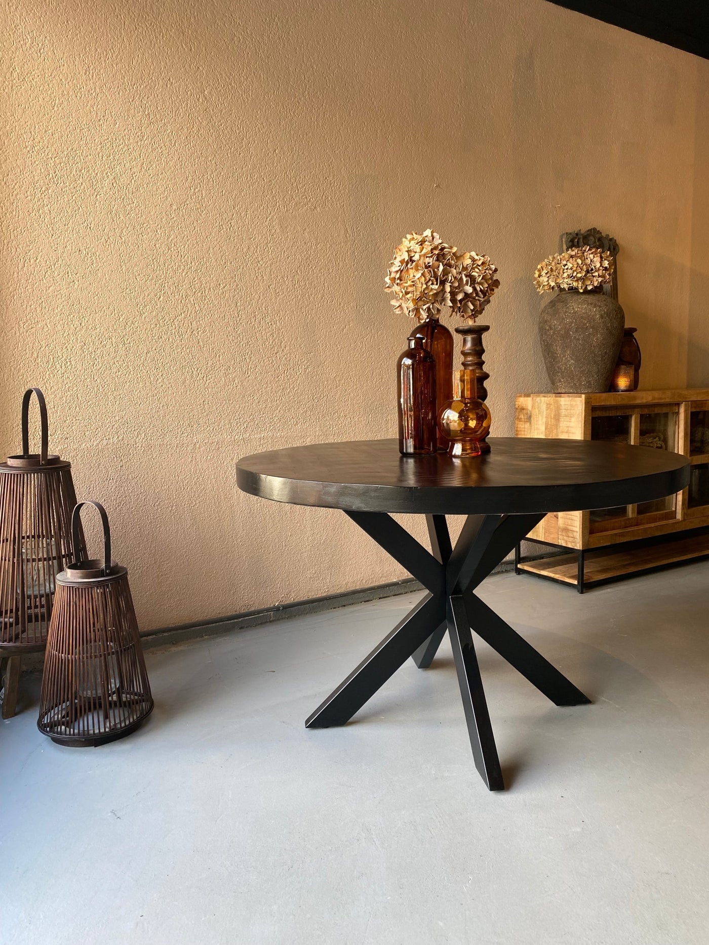 Ronde tafel spinpoot – 110 cm zwart mango hout